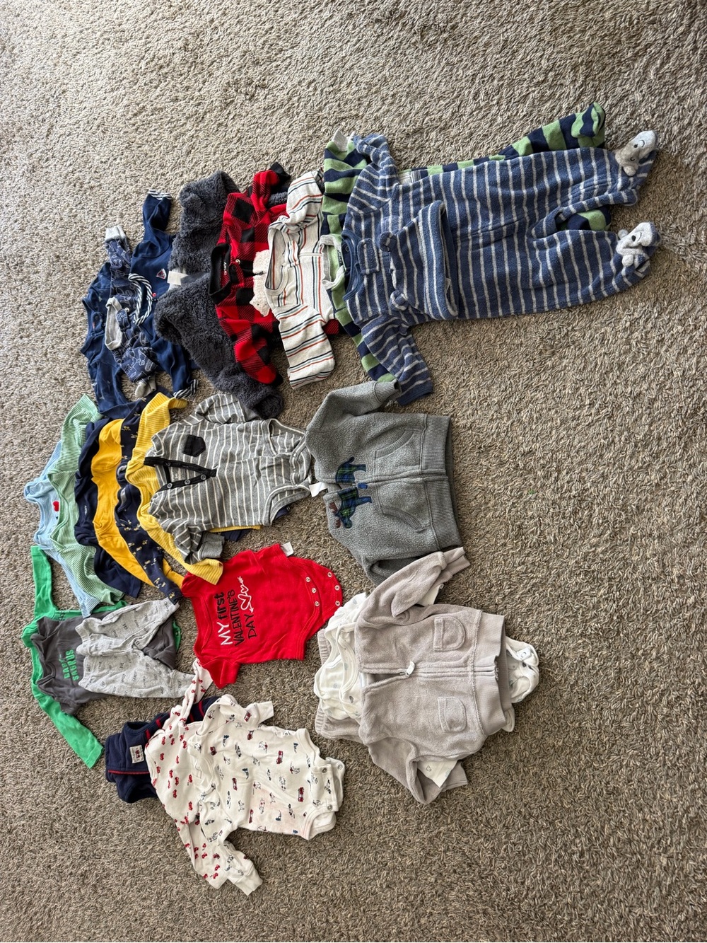 3 month baby clothes- LIKE NEW
